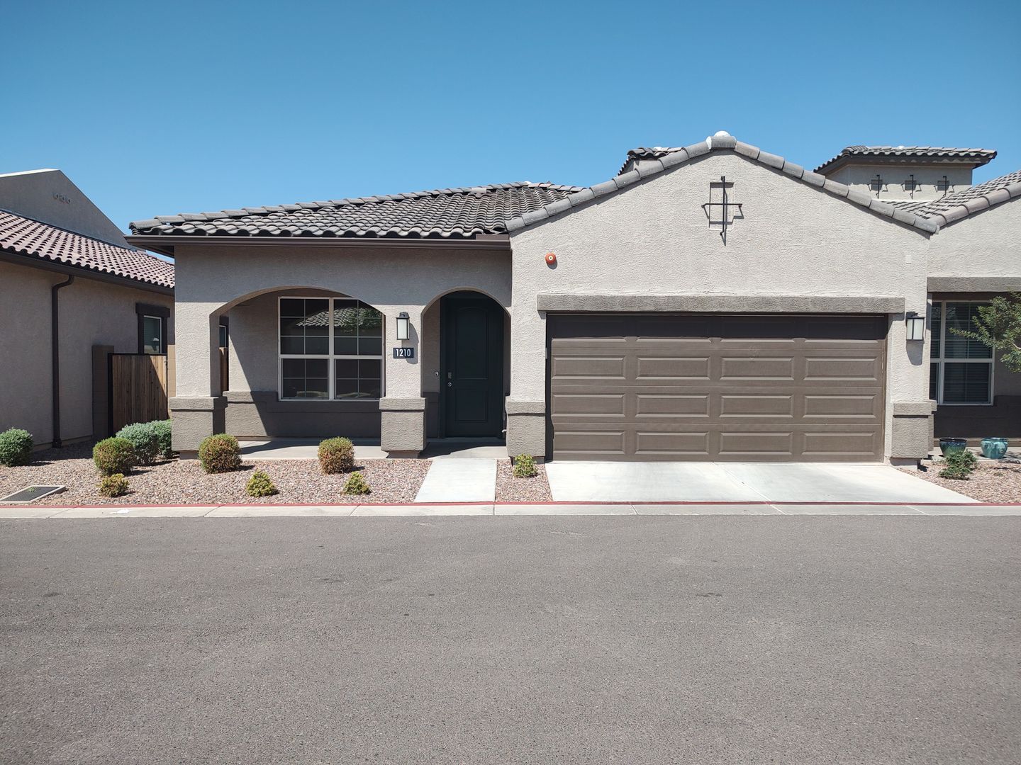 Chandler House: 1255 N. Arizona Ave. #1210
