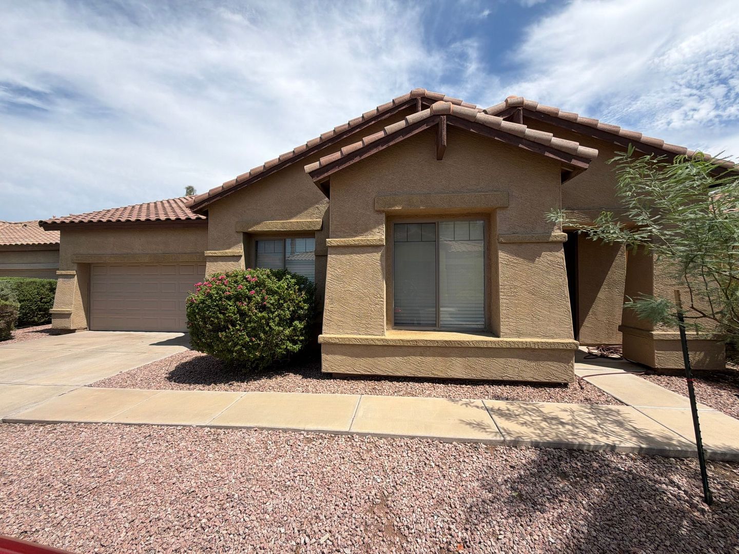 Chandler House: 990 E Sheffield Ave