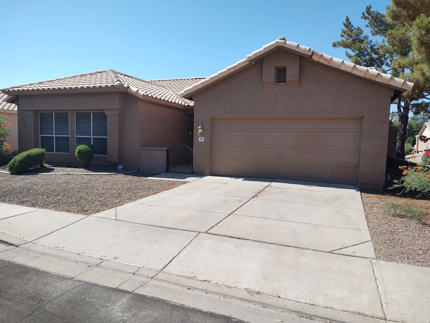 Chandler House: 671 E. Kent Ave.