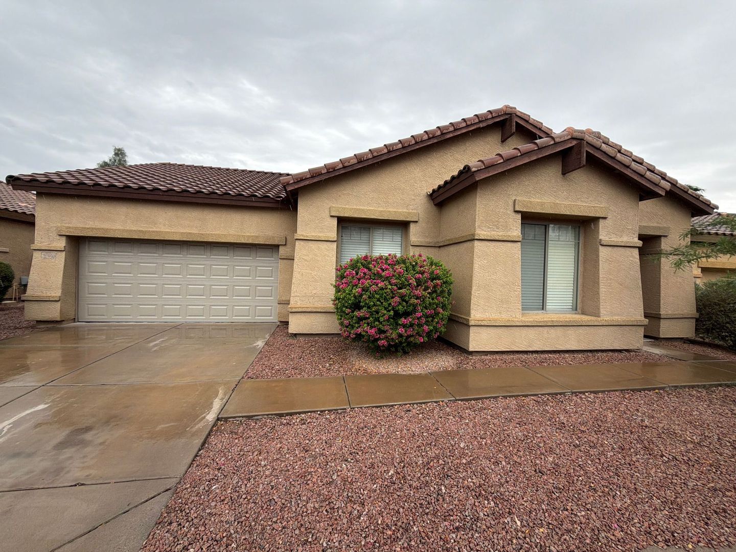 Chandler House: 990 E Sheffield Ave
