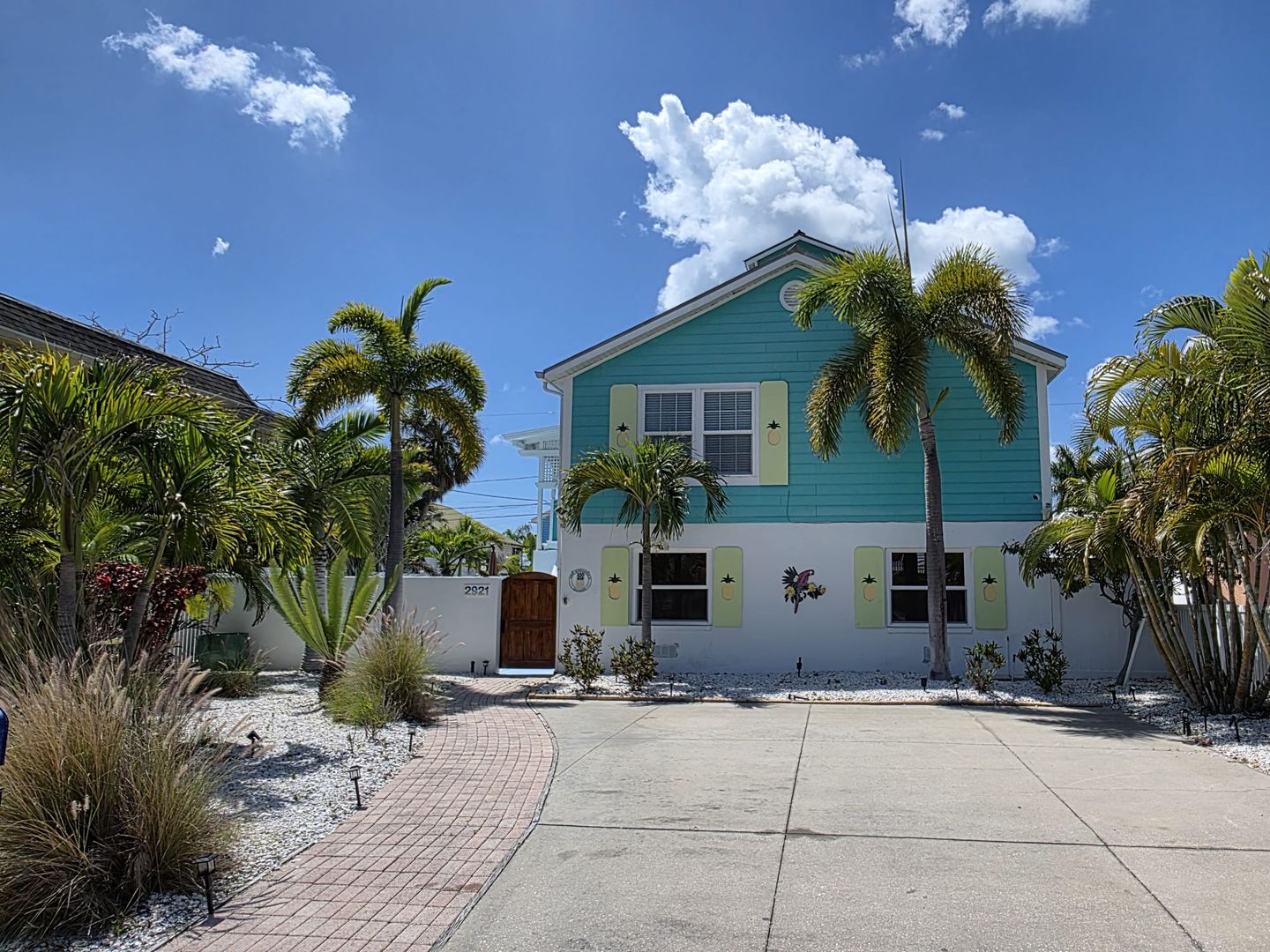 Gulfport House: 2921 Dupont Street S