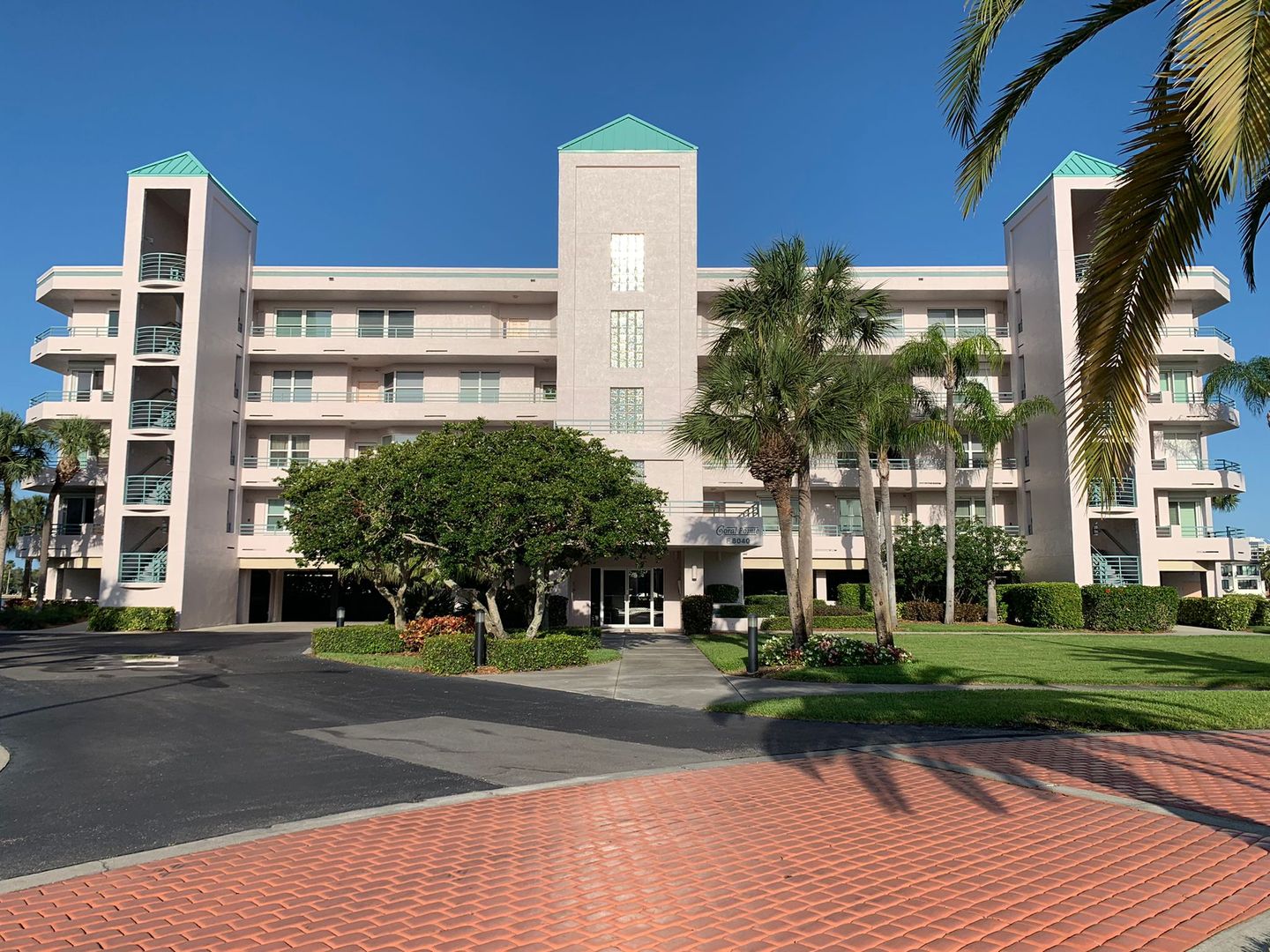 Saint Petersburg Apartment: 8040 Sailboat Key Blvd S