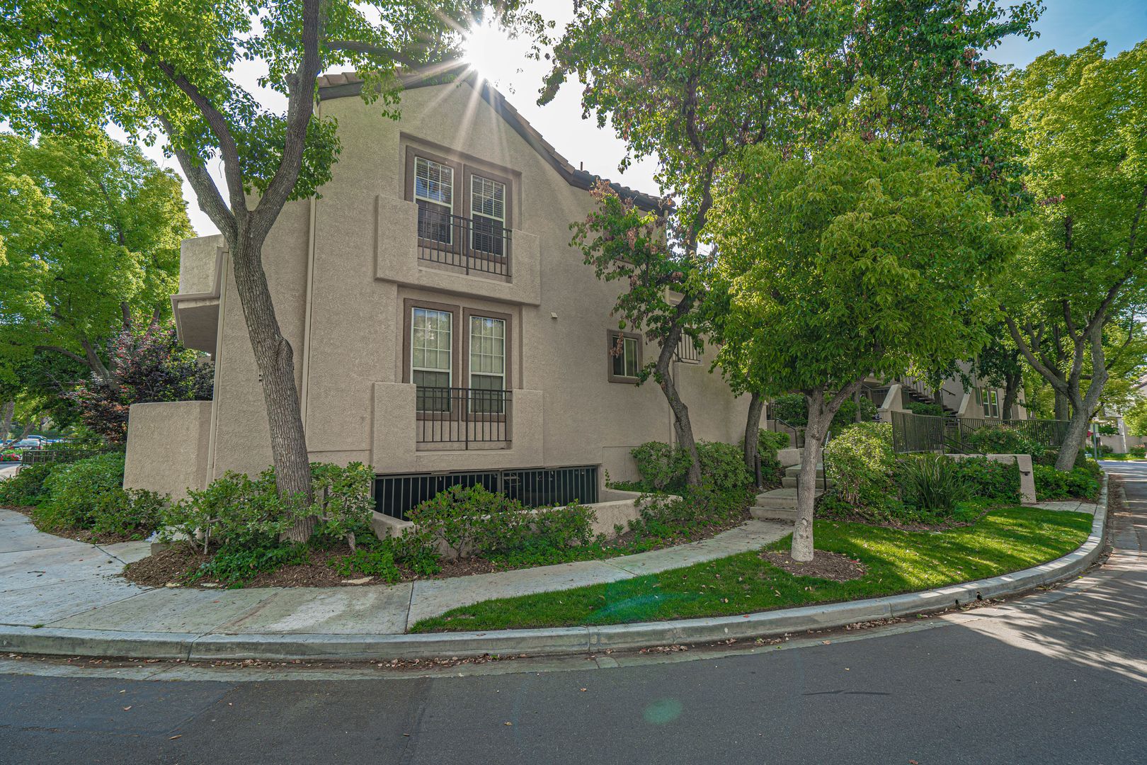 Valencia House: 24109 Del Monte  #466