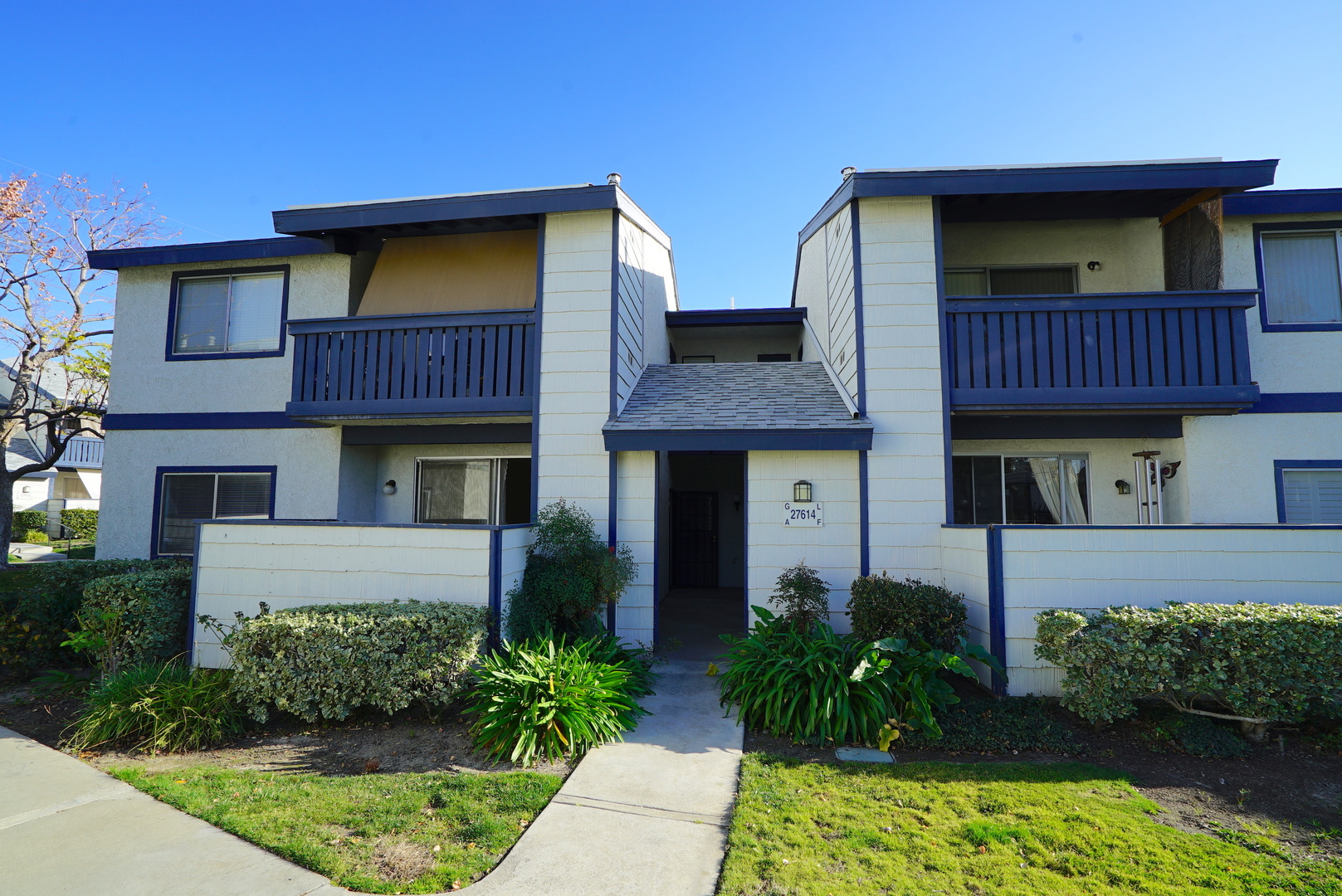 Saugus House: 27614 Susan Beth Way #A