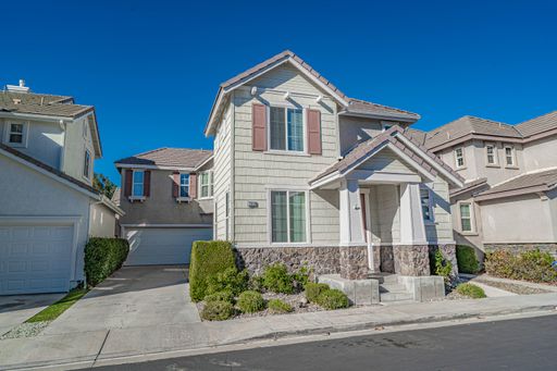 Bridgeport 4 Bedroom Home for Rent in Valencia!