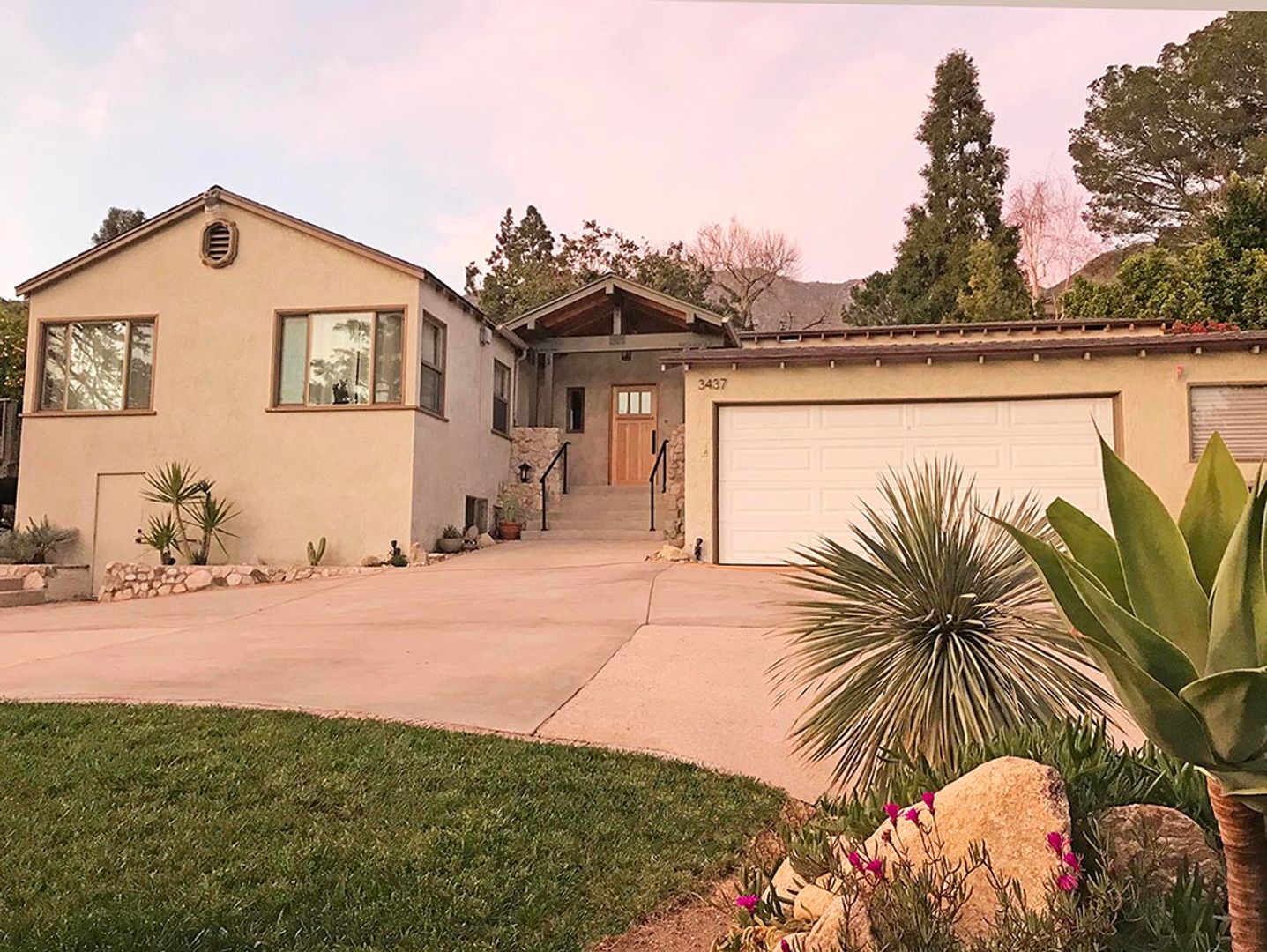 Glendale House: 3437 Mevel Place