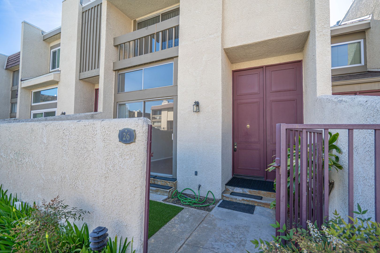 Chatsworth Townhome: 9950 Topanga Canyon Blvd. #26