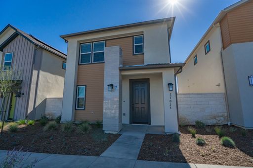 3 Bedrooms in the Five Points Community of Valencia!