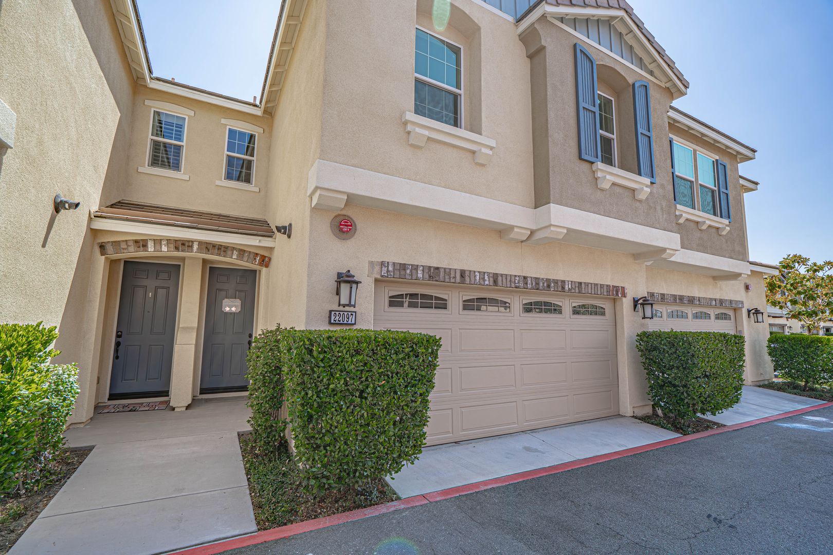 Santa Clarita House: 22097 Barrington Way