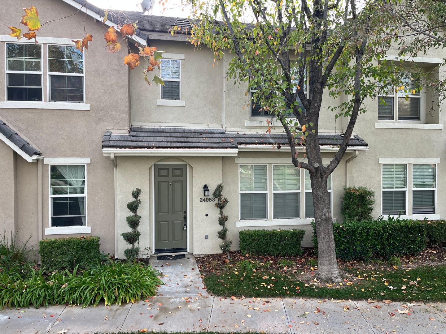 Valencia House: 24053 Meadowbrook Court