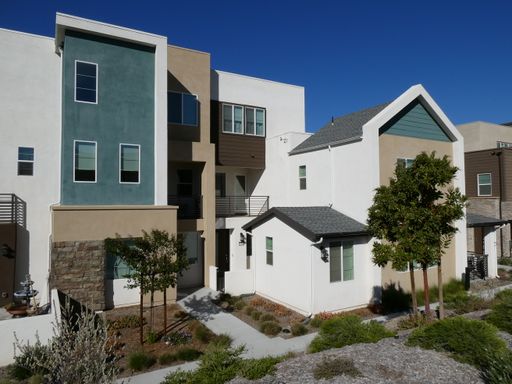 Five Points - 2 Bedroom Townhome for Rent in Valencia.