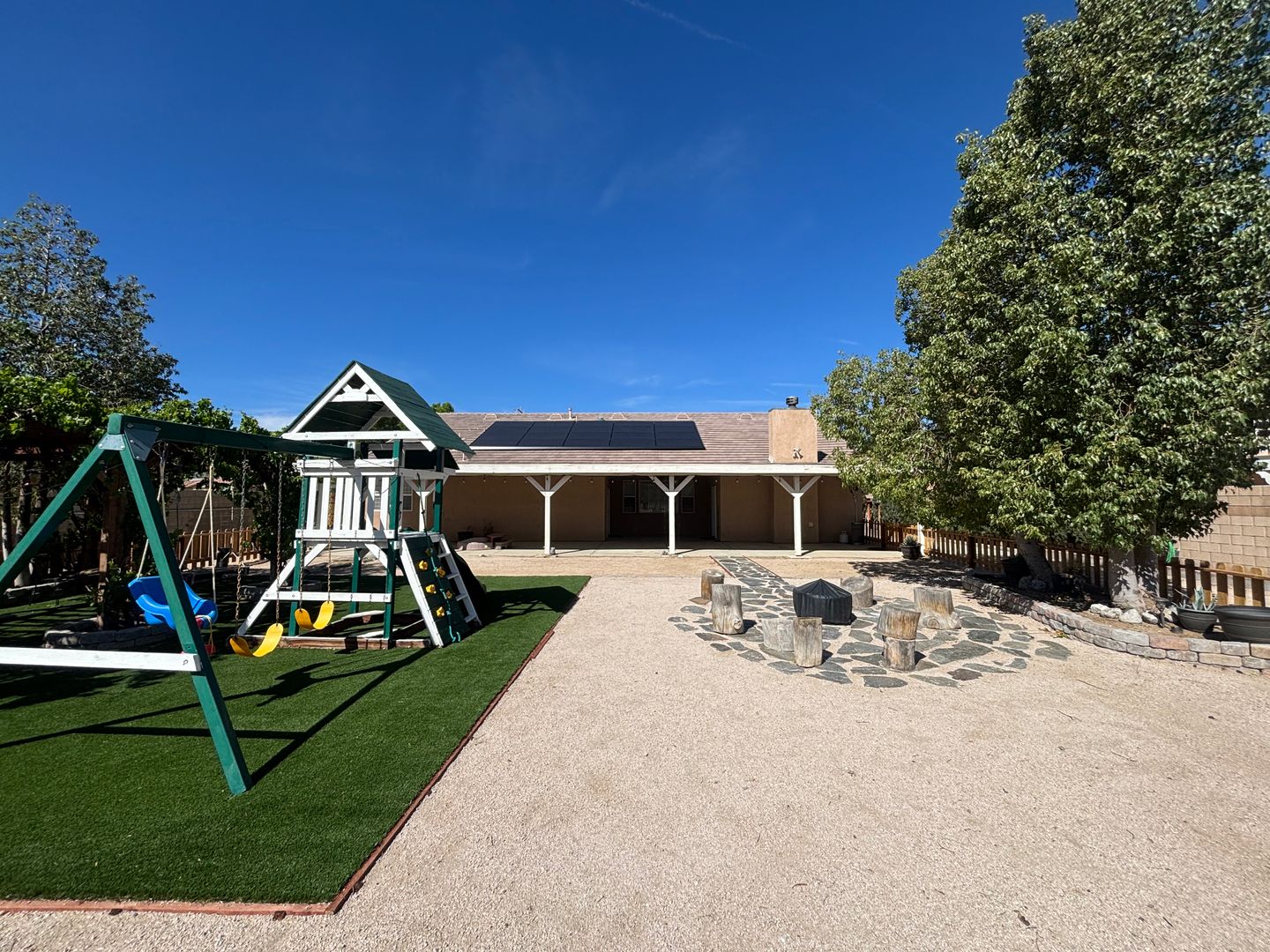 Lancaster House: 42704 23rd Street West