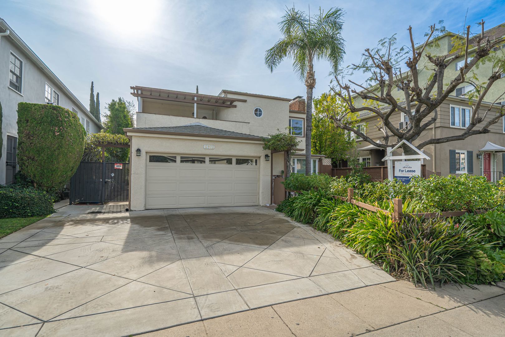 Valley Village House: 11924 Magnolia Boulevard