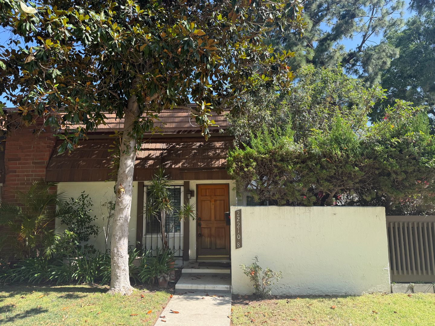 Chatsworth House: 22210 James Alan Circle #8