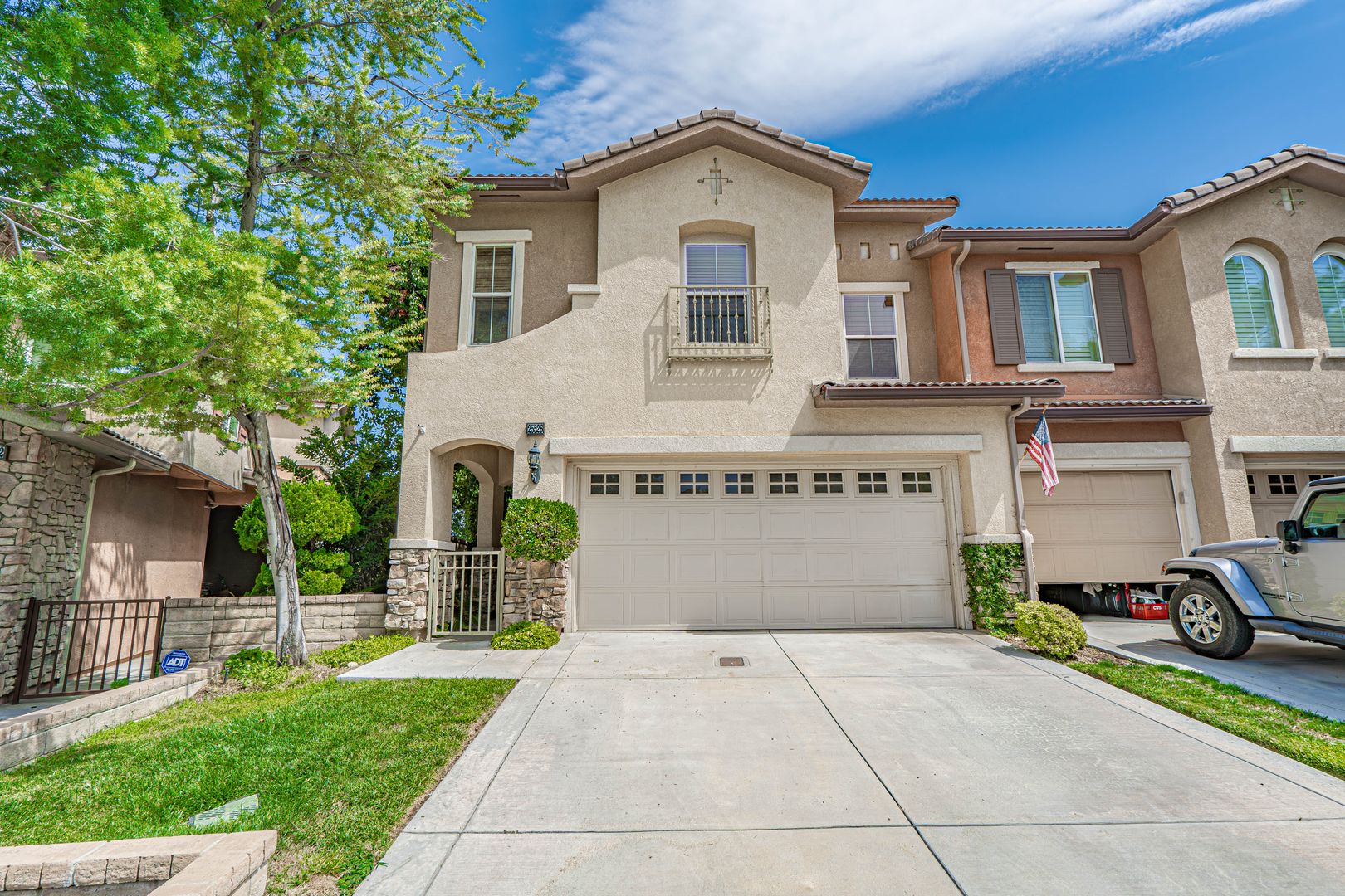 Valencia House: 25526 Via Ventana