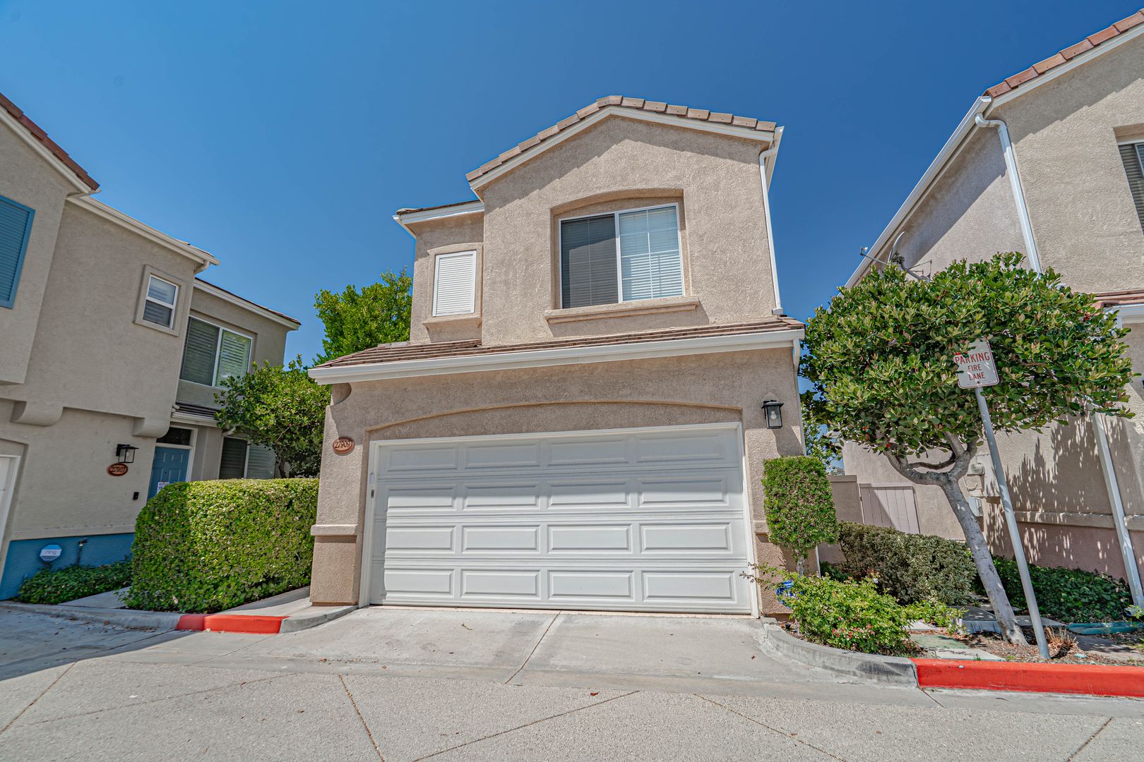 Valencia Townhome: 27909 Crown Court Circle