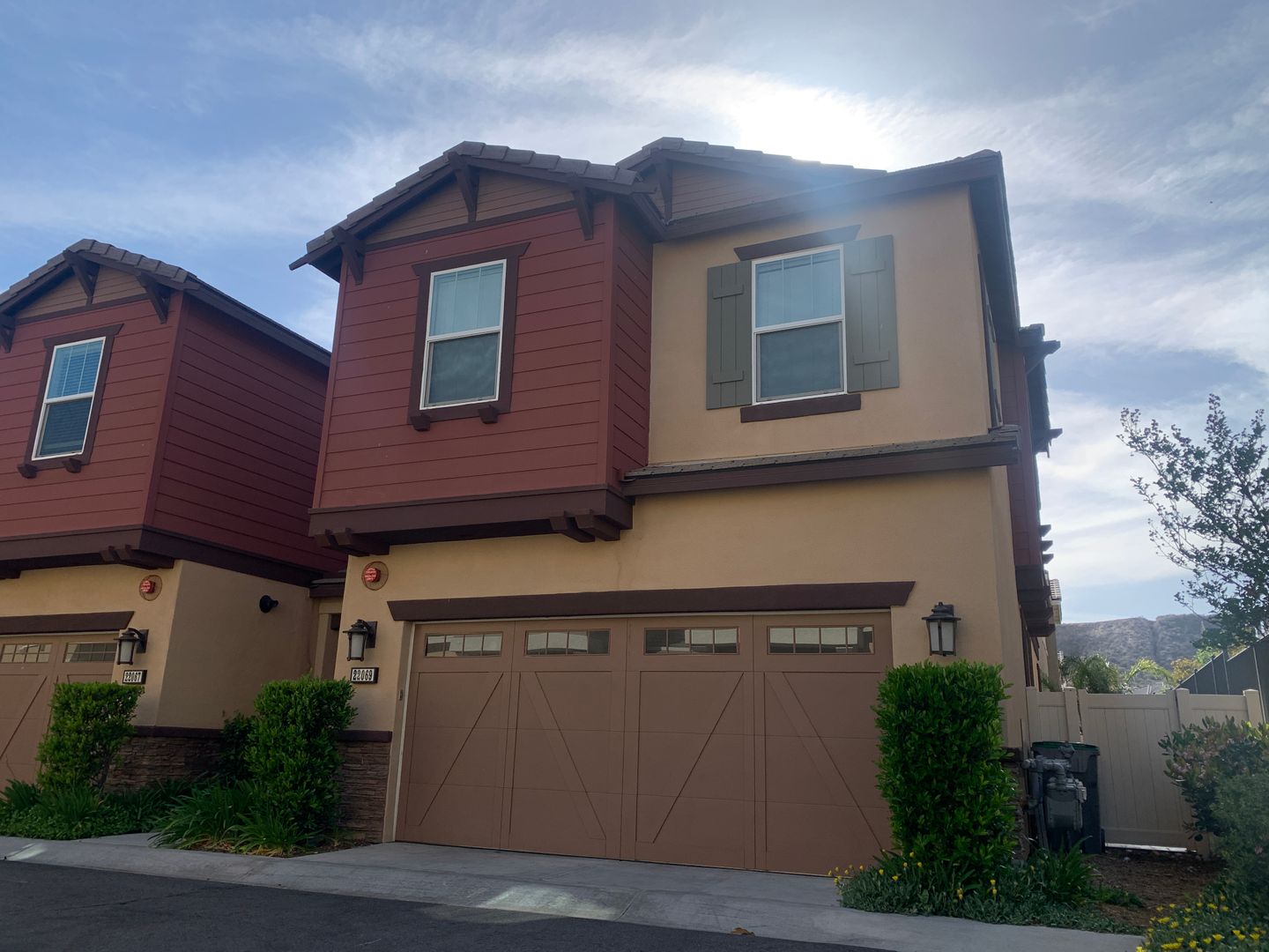 Santa Clarita House: 22069 Barrington Way