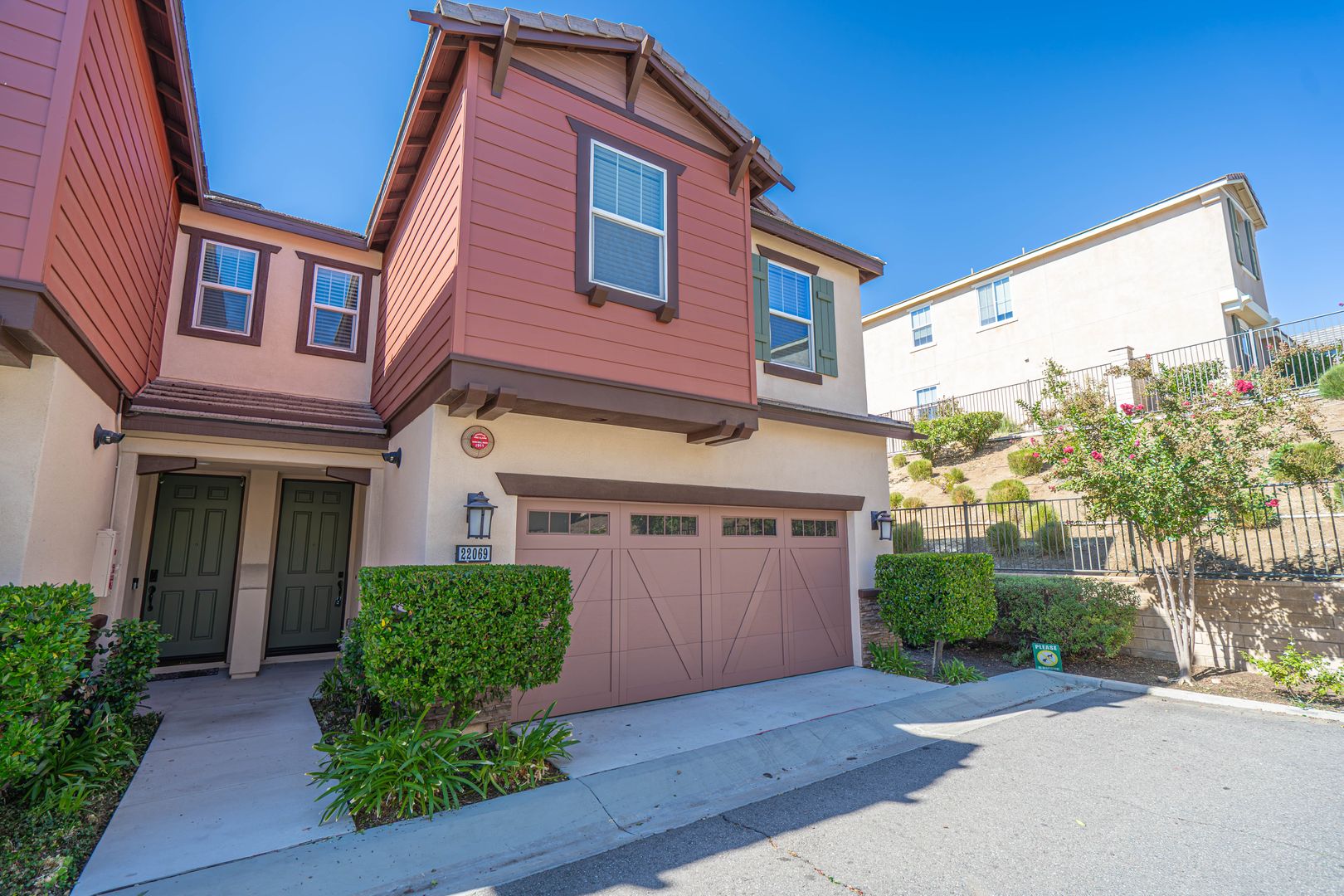 Santa Clarita House: 22069 Barrington Way