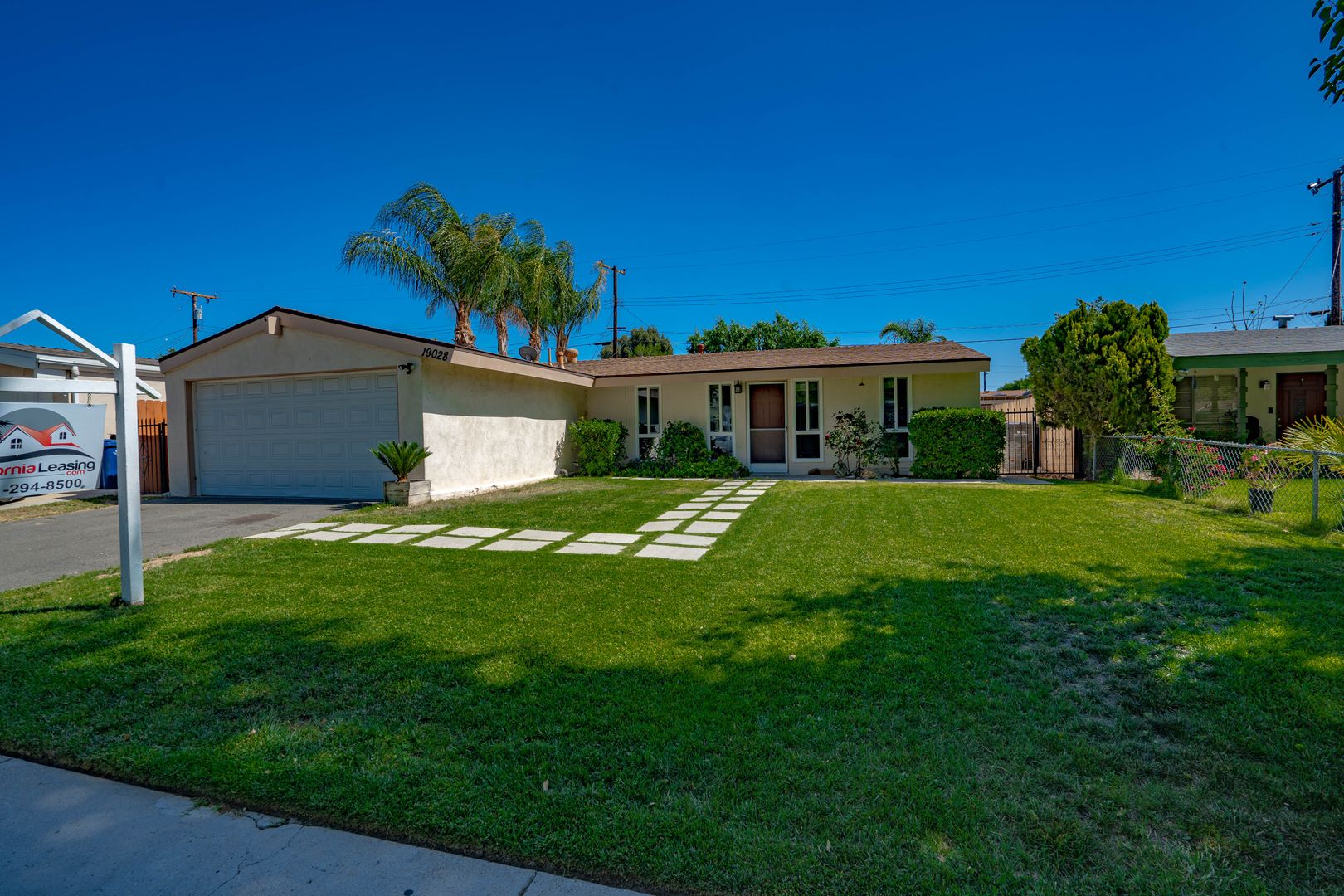 Canyon Country House: 19028 Newhouse Street