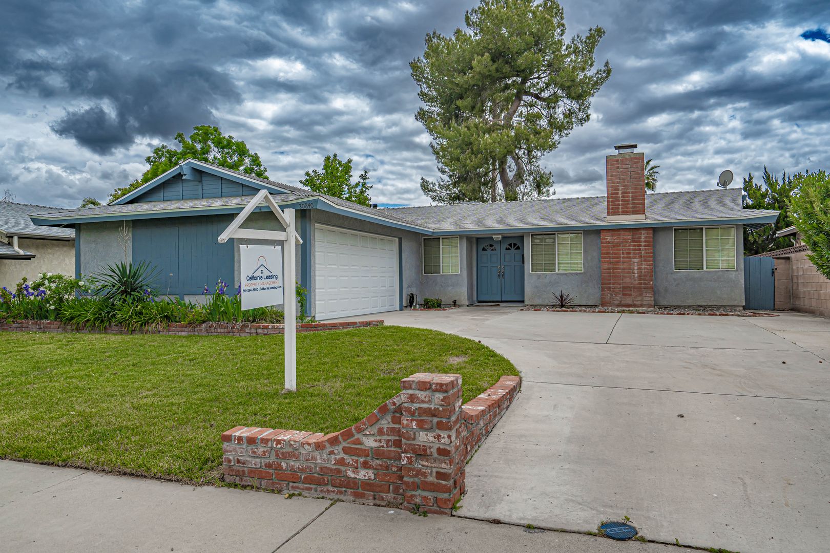 Santa Clarita House: 20840 Shine Drive