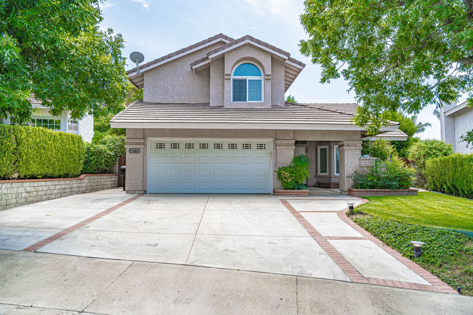 Santa Clarita House: 22572 Tulip Court