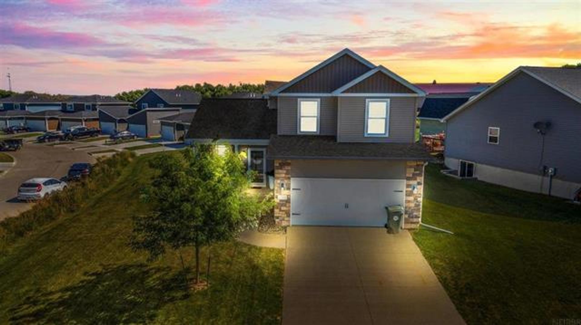 Waterloo House: 1514 Hummingbird Cir.