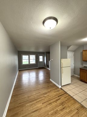 1272 W Mullan Ave, Waterloo, IA 50701