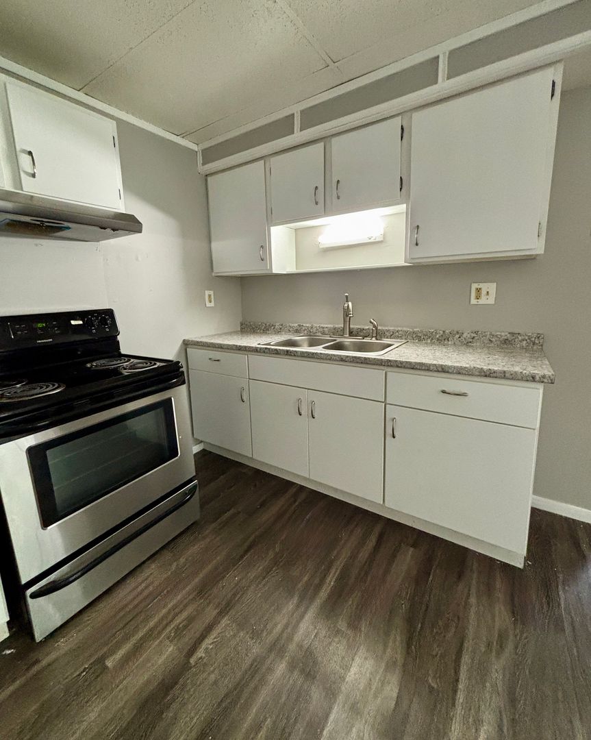 Waterloo Apartment: 1126 Langley Rd