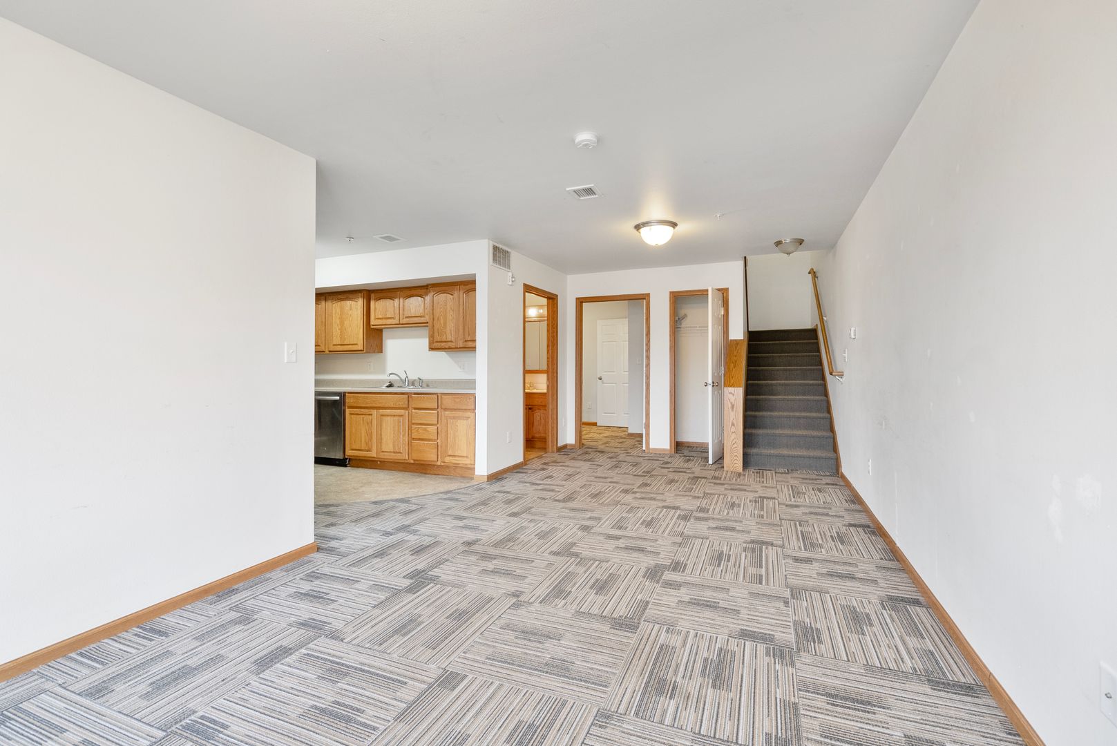 Cedar Falls Apartment: 2609 Olive St