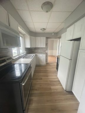 Listing photo thumbnail