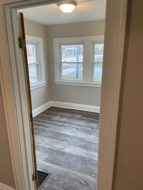 Listing photo thumbnail