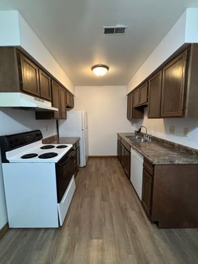 733 Russell Road - 14, Waterloo, IA 50701