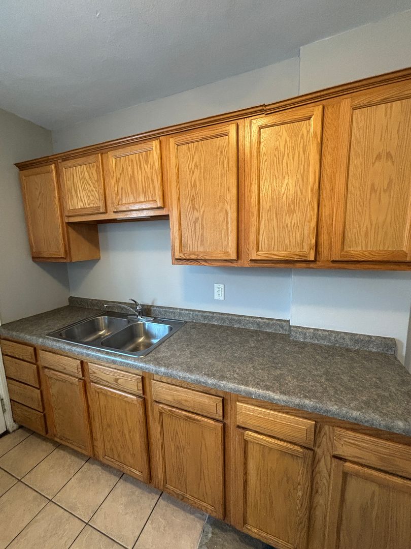 Waterloo Townhome: 1234 W Mullan Ave