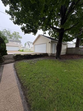 Listing photo thumbnail