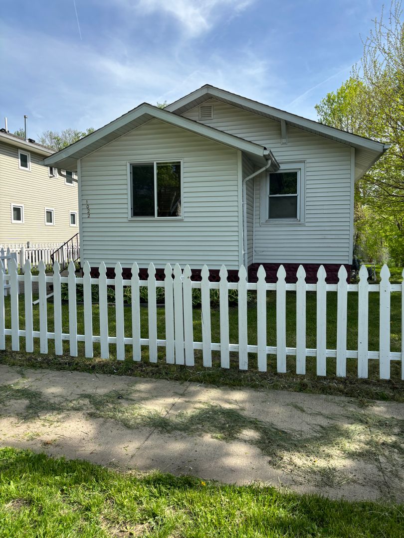 1022 Forest Ave 9 of 12