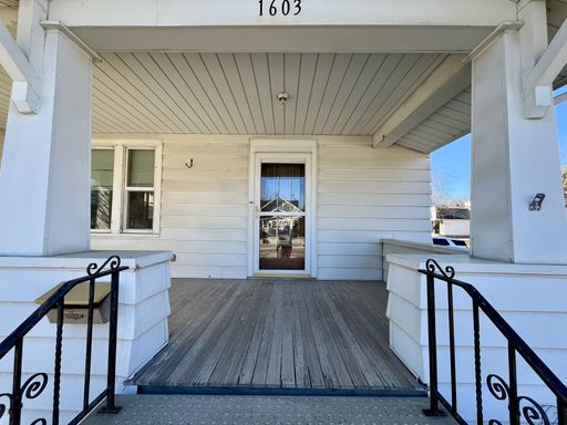 Listing photo thumbnail