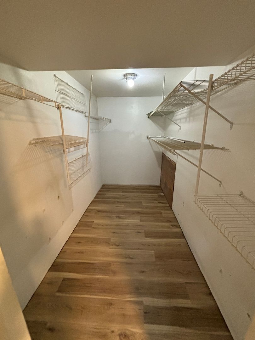 4152 Suburban 12 of 12