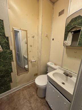 Listing photo thumbnail