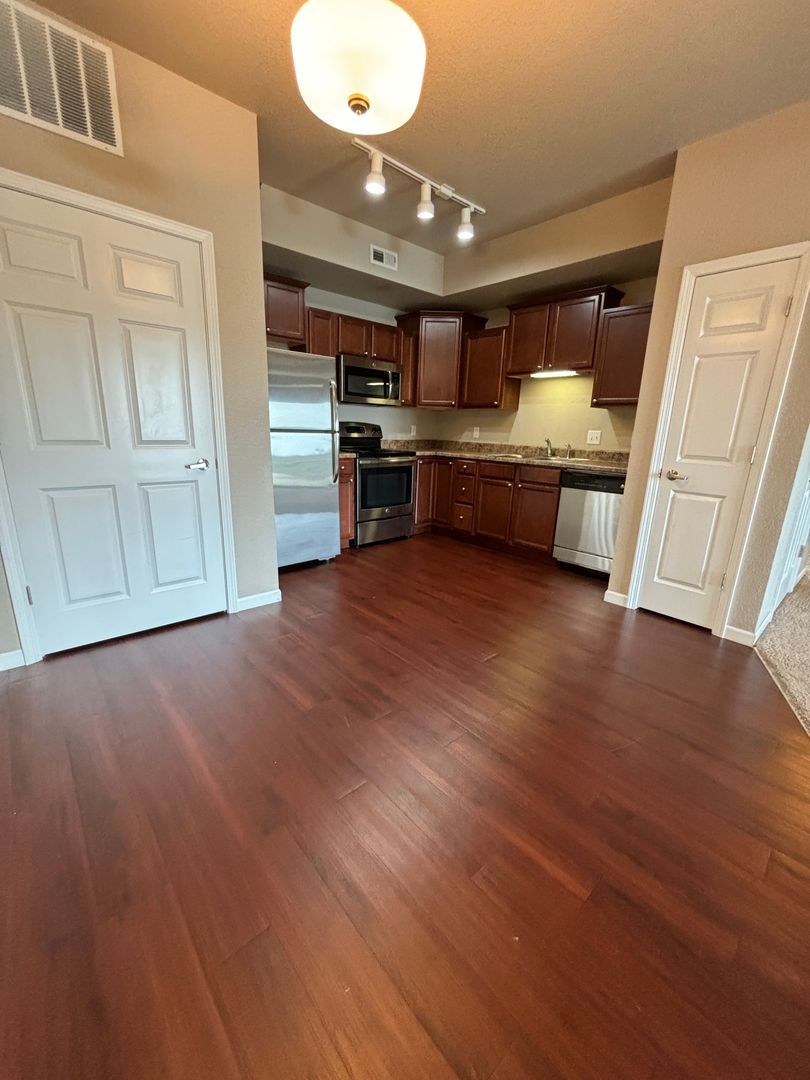 Waterloo Apartment: 230 West Hills Lane