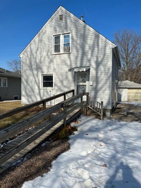 3 Bedroom 2 Bathroom Home – photo 1