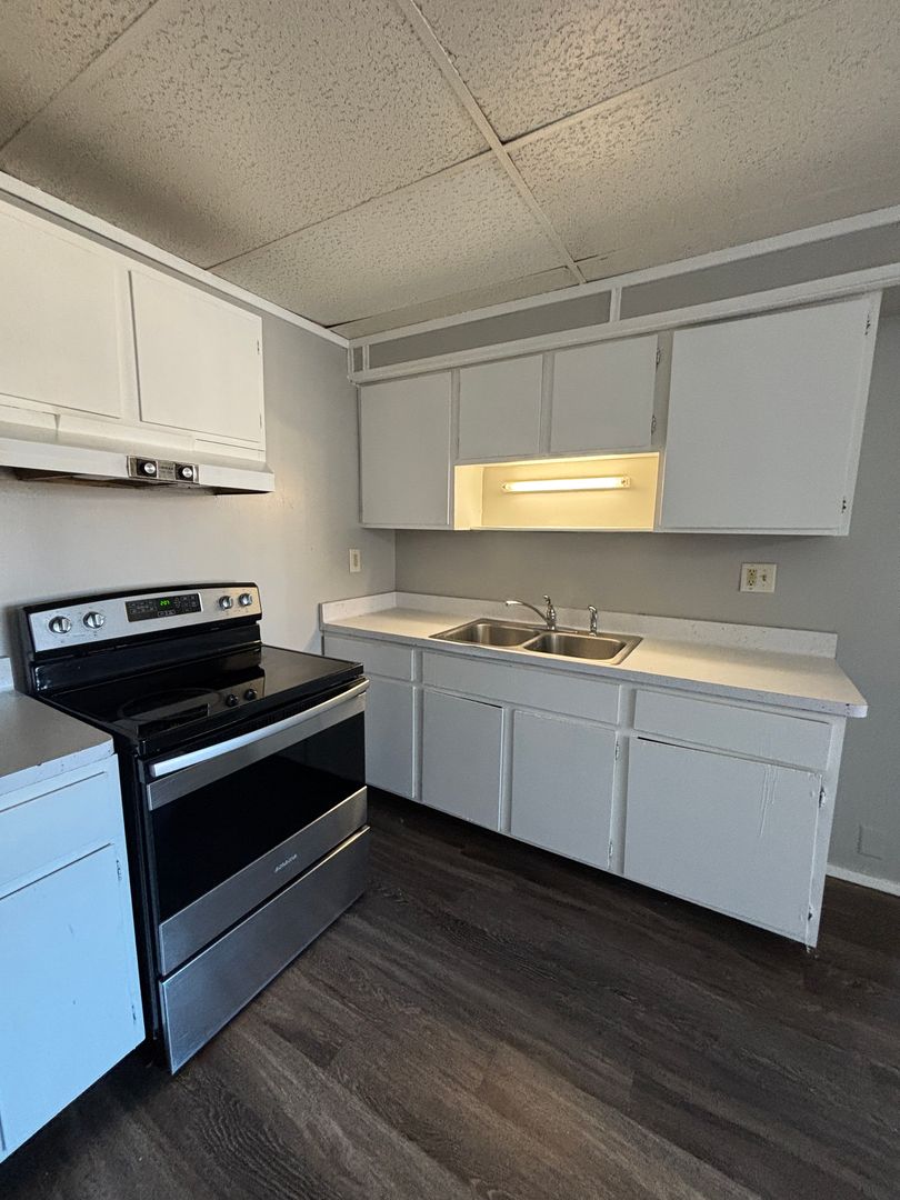 Waterloo Apartment: 1126 Langley Rd