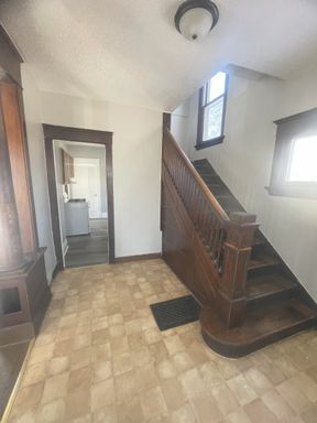 Listing photo thumbnail