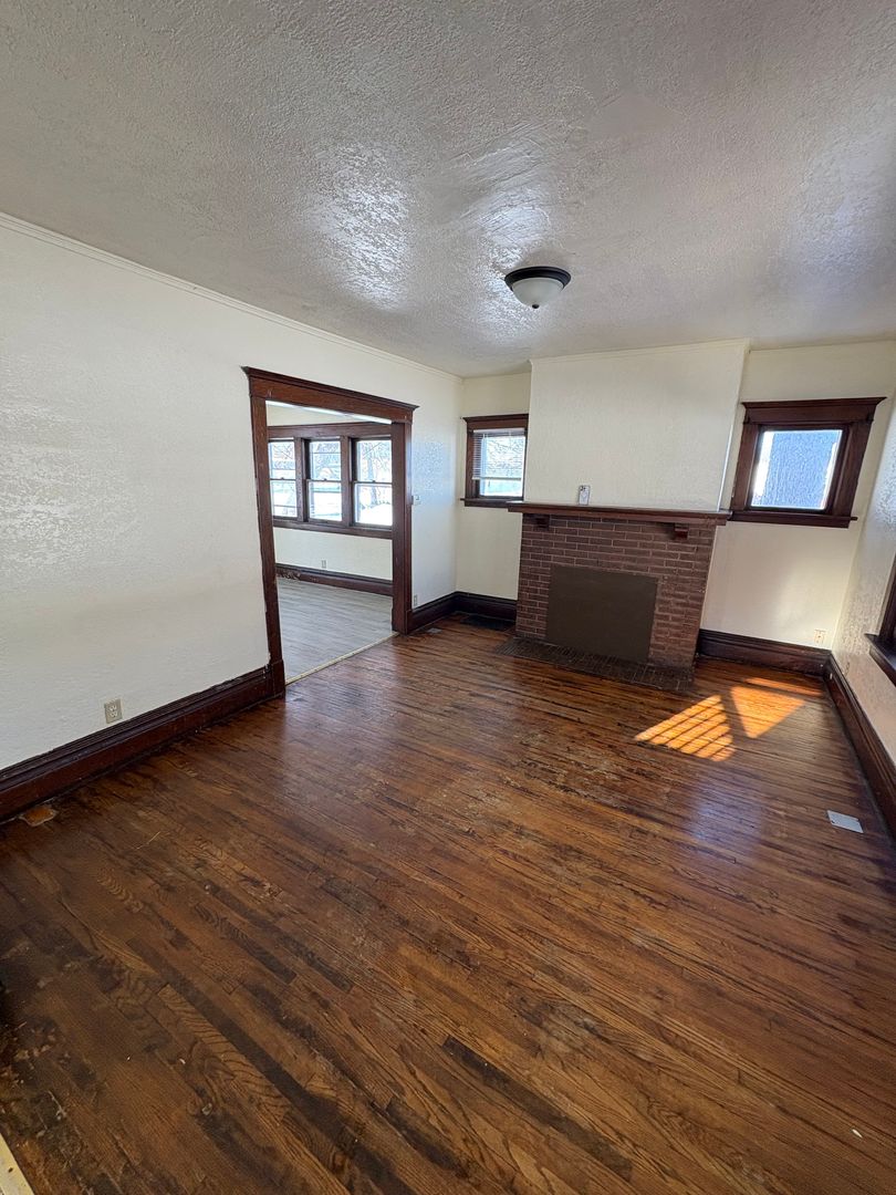 Waterloo House: 707 Logan Ave