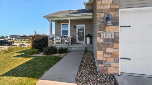 Listing photo thumbnail