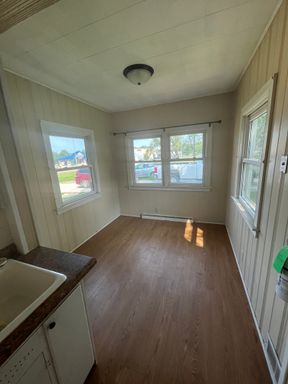 Listing photo thumbnail