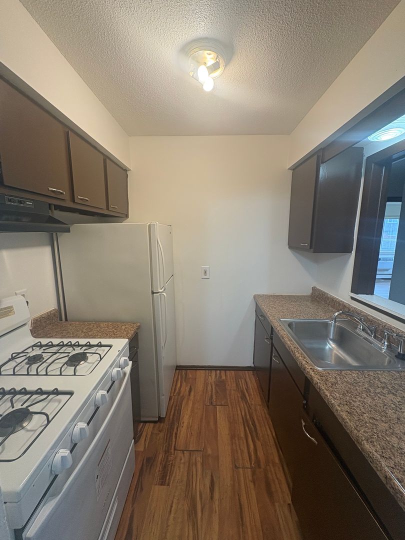 Waterloo Apartment: 791 Russell Rd