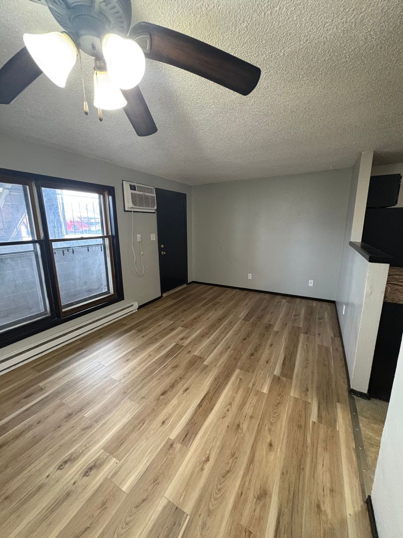 Waterloo Apartment: 3719 W 9th Street