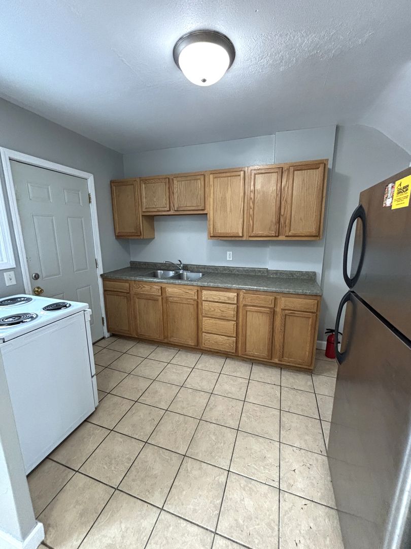 Waterloo Townhome: 1242 W Mullan Ave