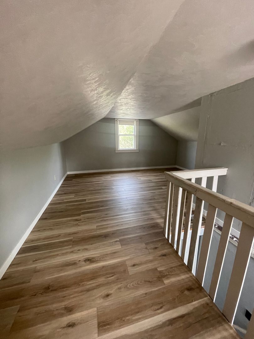 Waterloo House: 739 Martin Rd