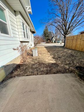 Listing photo thumbnail